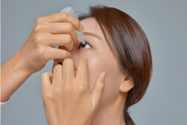 안구 건조증의 가장 보편적인 치료 방법은 인공 누액을 이용하는 것이다?!